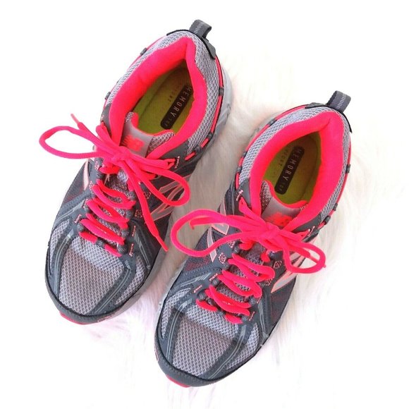 New Balance Shoes - ☆☆SOLD☆☆ New Balance Women's 510v2 Athletic Shoes